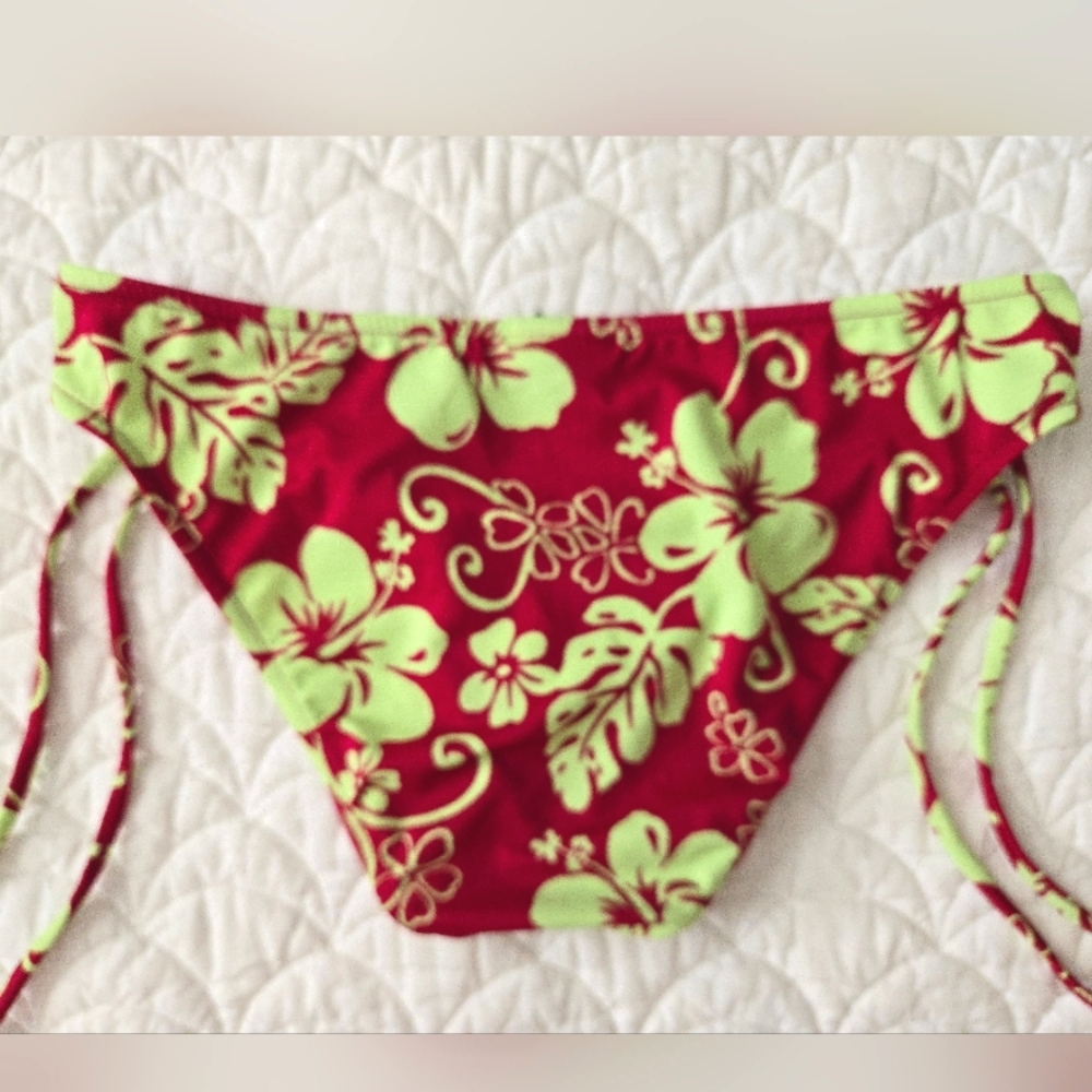 ( Raisins ) Two-Piece Swimsuit / Cropped Tankini Top & Low-Rise Bottoms Set - Picture 4 of 7